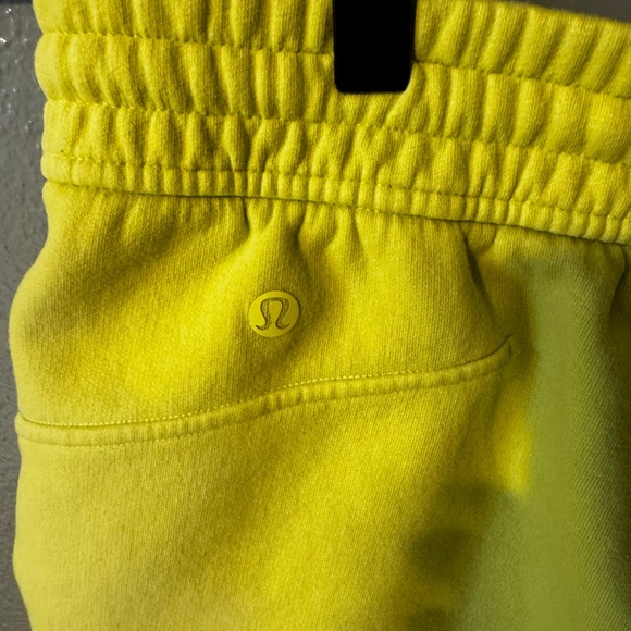 LULULEMON | Loungeful High-Rise Short 4" - Picture 6 of 7